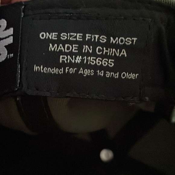 NEW Star Wars Men's Officially Licensed Mandalorian Baby Yoda Snapback Hat Cap - Picture 6 of 8